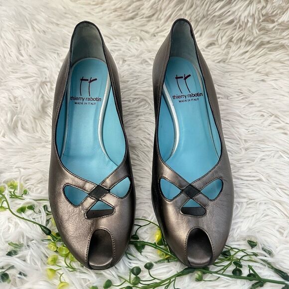 Thierry Rabotin Women's Pewter Metallic Peep Toe Low Wedge Made in Italy 37/ 6.5 - Picture 1 of 10